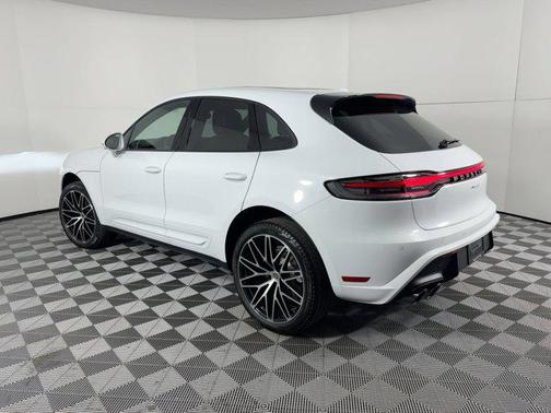 2026 Porsche Macan AWD