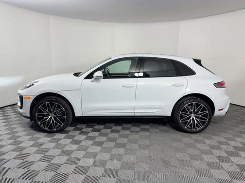 2026 Porsche Macan AWD