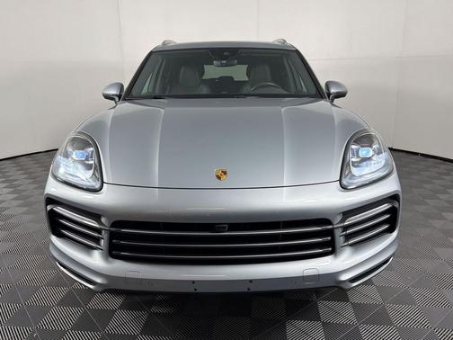 Dolomite Silver Metallic 2021 Porsche Cayenne Cayenne