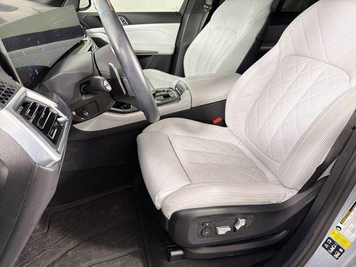 Brooklyn Grey Metallic 2024 BMW X5 M60i