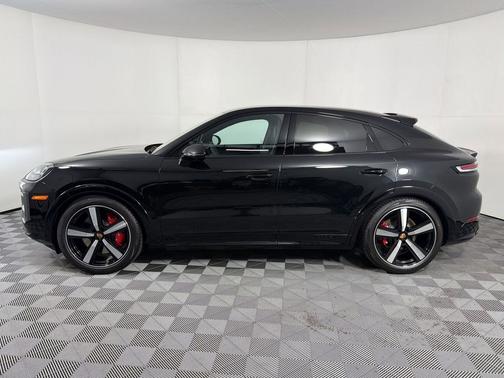 Chromite Black Metallic 2026 Porsche Cayenne GTS