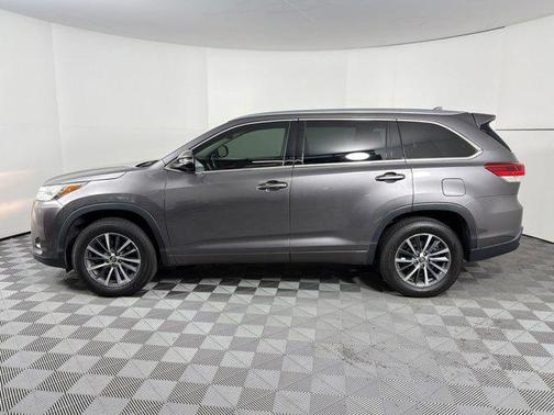 Predawn Gray Mica 2018 Toyota Highlander XLE