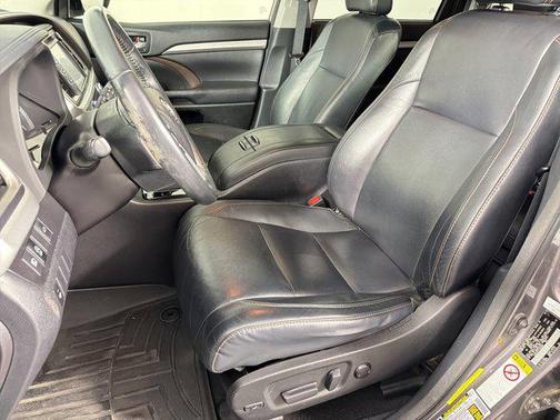 Predawn Gray Mica 2018 Toyota Highlander XLE