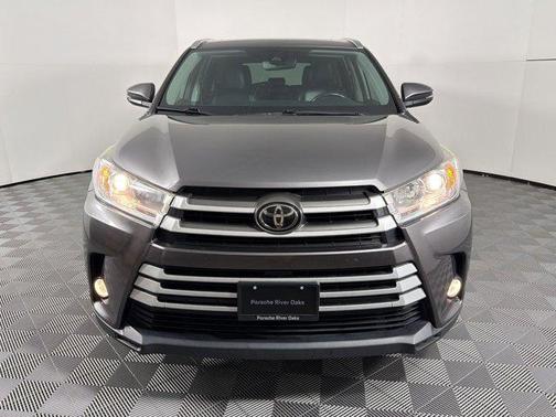 Predawn Gray Mica 2018 Toyota Highlander XLE