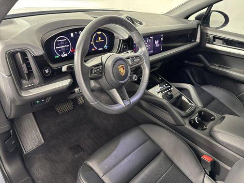 2024 Porsche Cayenne AWD