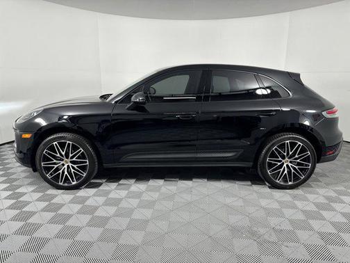 2023 Porsche Macan Base