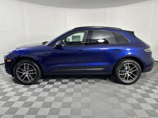Gentian Blue Metallic 2025 Porsche Macan Macan