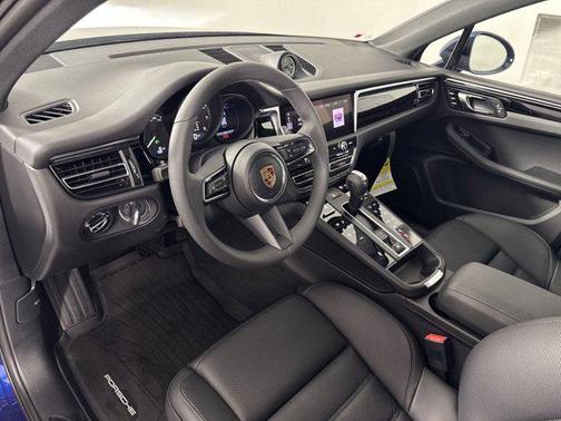 2025 Porsche Macan Macan