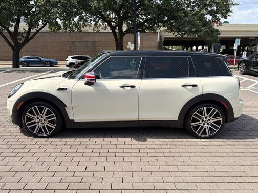 Pepper White 2023 MINI Clubman Cooper S