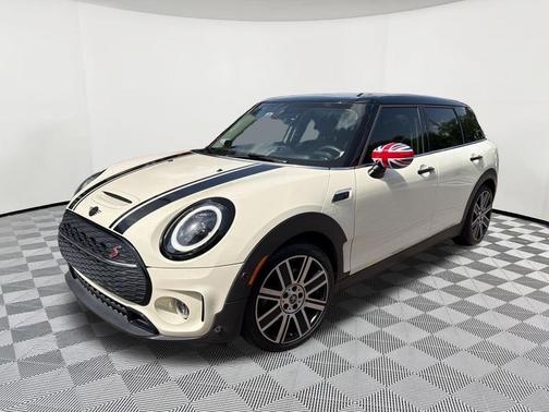 Pepper White 2023 MINI Clubman Cooper S