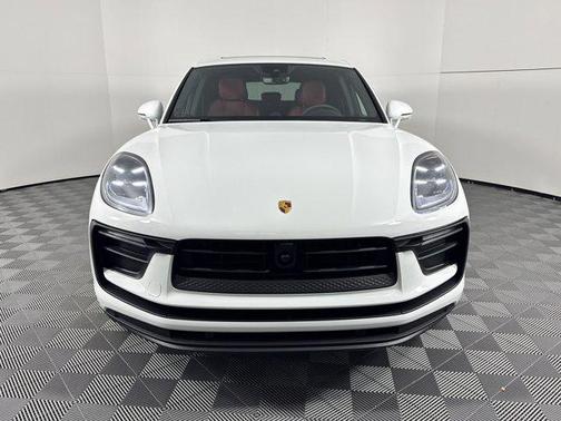 2026 Porsche Macan AWD