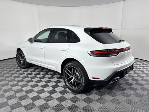2026 Porsche Macan AWD