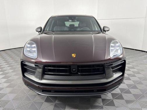 Copper Ruby Metallic 2026 Porsche Macan T