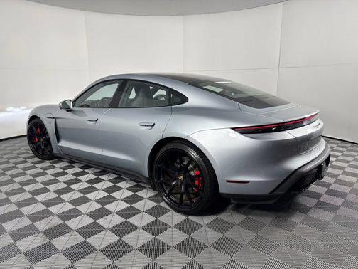 2022 Porsche Taycan GTS
