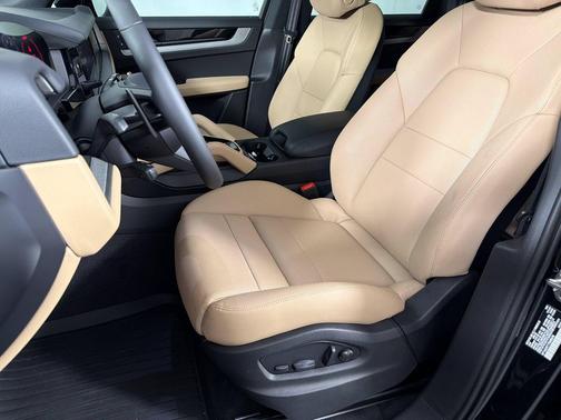 Chromite Black Metallic 2026 Porsche Cayenne Cayenne