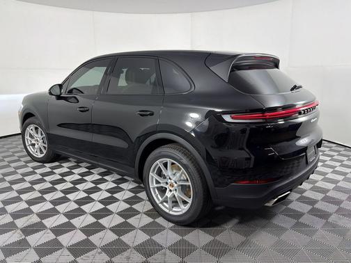 Chromite Black Metallic 2026 Porsche Cayenne Cayenne
