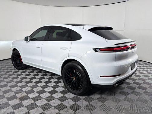 Carrara White Metallic 2026 Porsche Cayenne S