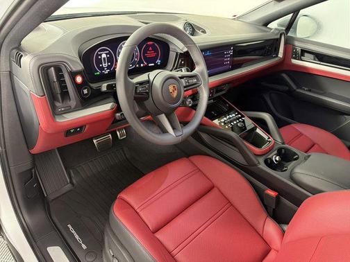 Carrara White Metallic 2026 Porsche Cayenne S