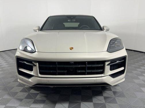 2025 Porsche Cayenne GTS