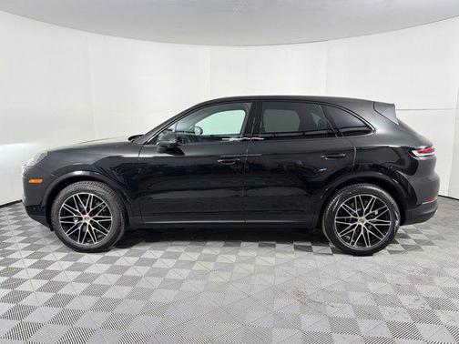 Chromite Black Metallic 2026 Porsche Cayenne Cayenne