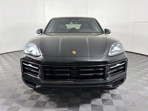 Chromite Black Metallic 2026 Porsche Cayenne Cayenne
