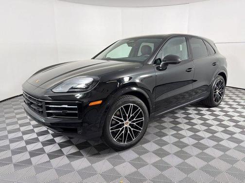Chromite Black Metallic 2026 Porsche Cayenne Cayenne