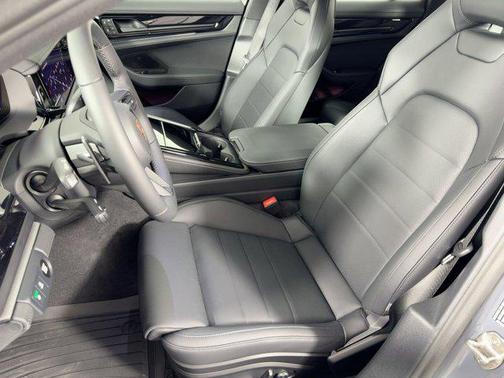 2026 Porsche Panamera 4