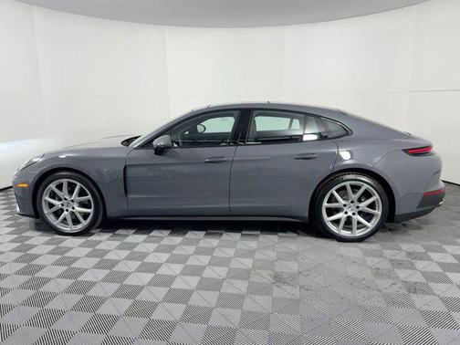2026 Porsche Panamera 4