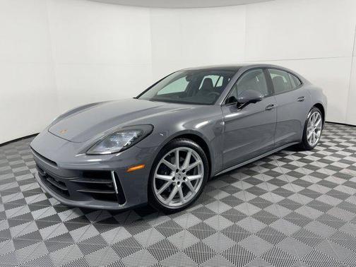 2026 Porsche Panamera 4