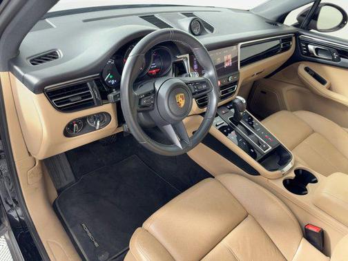 2024 Porsche Macan AWD