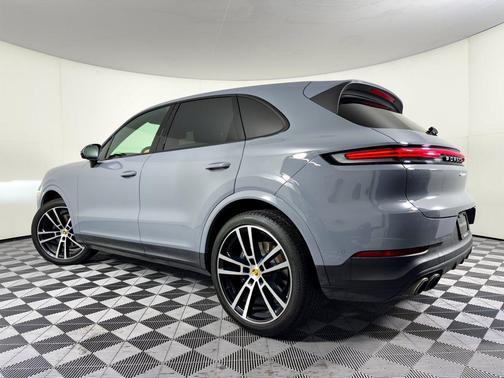 Arctic Grey 2024 Porsche Cayenne Cayenne