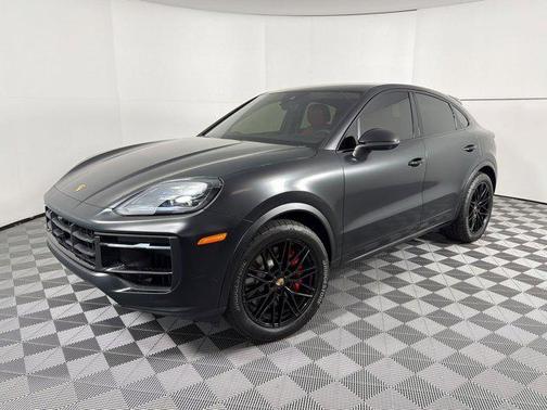 Chromite Black Metallic 2026 Porsche Cayenne S