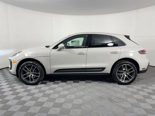 2026 Porsche Macan AWD