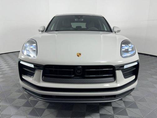 2026 Porsche Macan AWD