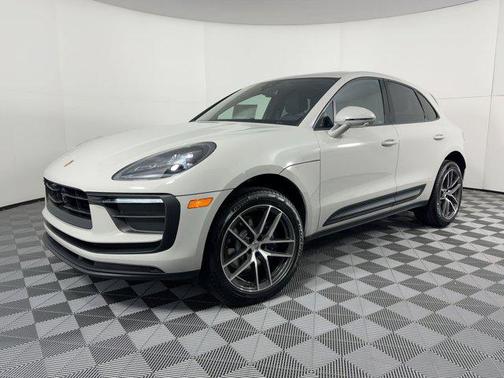 2026 Porsche Macan AWD