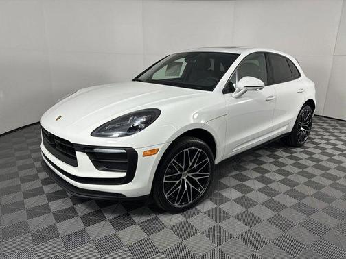 2025 Porsche Macan AWD