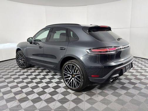 Volcano Grey Metallic 2026 Porsche Macan Macan