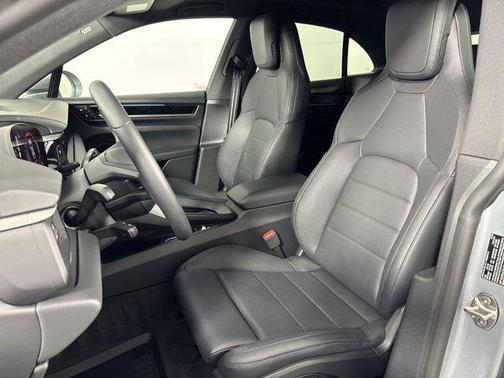 2025 Porsche Macan Electric Electric