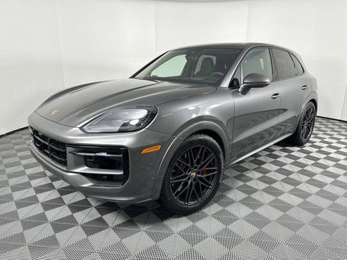 2025 Porsche Cayenne GTS
