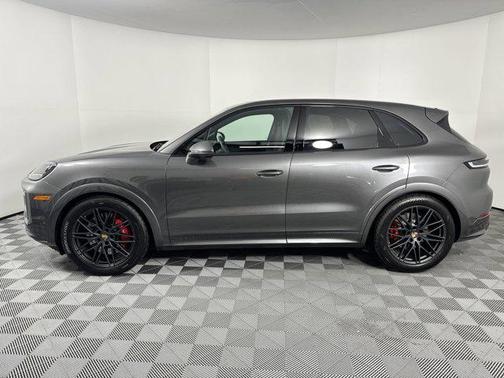 2025 Porsche Cayenne GTS
