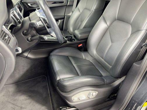 2018 Porsche Macan AWD