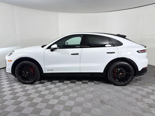 Carrara White Metallic 2026 Porsche Cayenne GTS