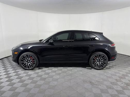 Jet Black Metallic 2026 Porsche Macan Macan