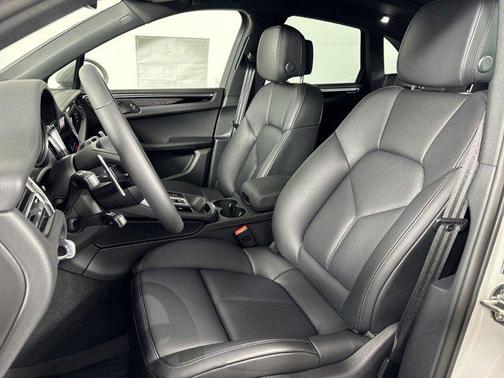 2025 Porsche Macan S