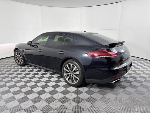 Jet Black Metallic 2015 Porsche Panamera 4