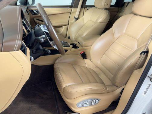 2017 Porsche Macan Turbo