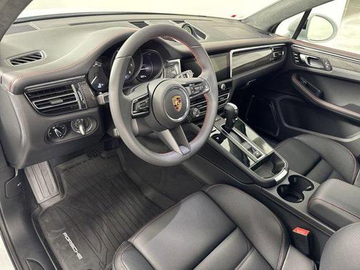 2025 Porsche Macan GTS