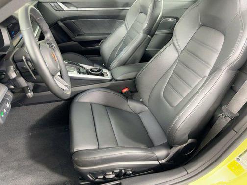 2025 Porsche 911 Carrera