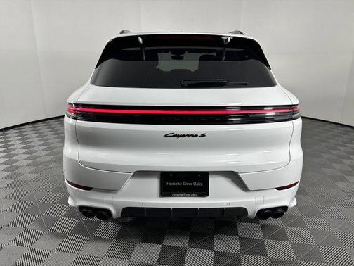 2025 Porsche Cayenne E-Hybrid S