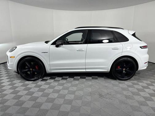 2025 Porsche Cayenne E-Hybrid S